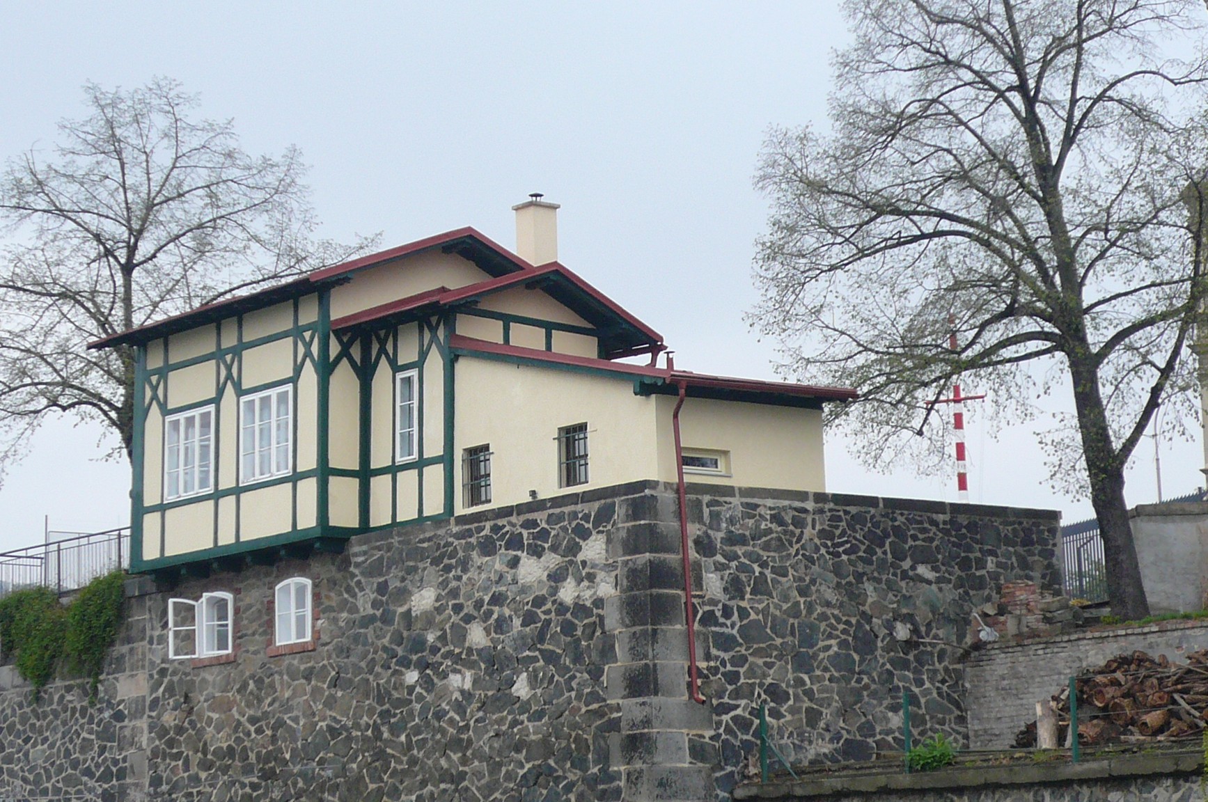 CAL 2008 04 Studna jez za vecera septa 43